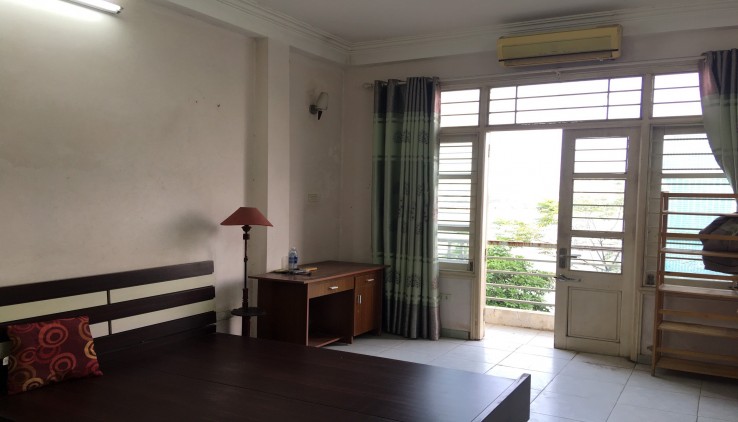 Cho thuê nhà nguyên căn số Bộ CA ngõ 211/180 Khương Trung, 5 tầng, 5 ngủ, 15 Triệu (có TL)